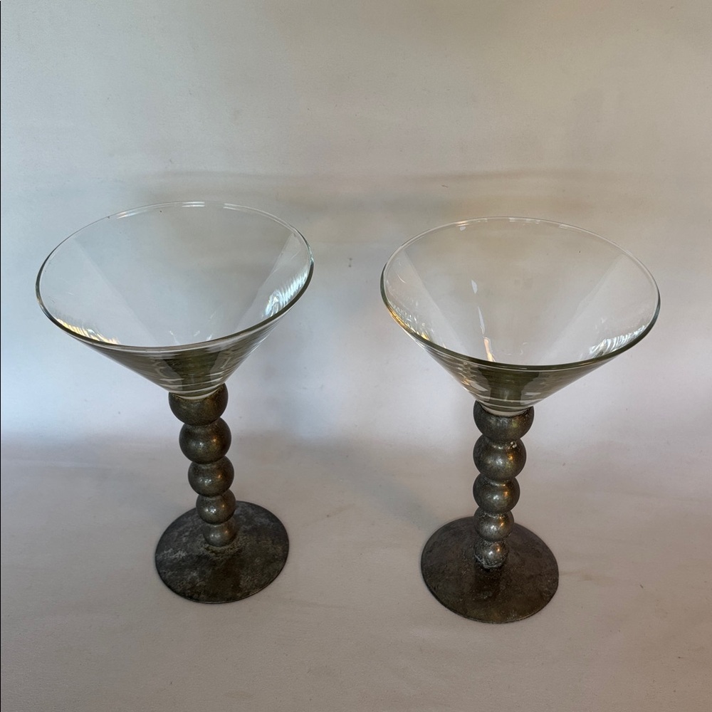 VINTAGE 1950’s SET OF 2 BEAUTIFUL MARTINI - WINE GLASSES WITH SILVER METAL STEMS - Picture 2 of 8